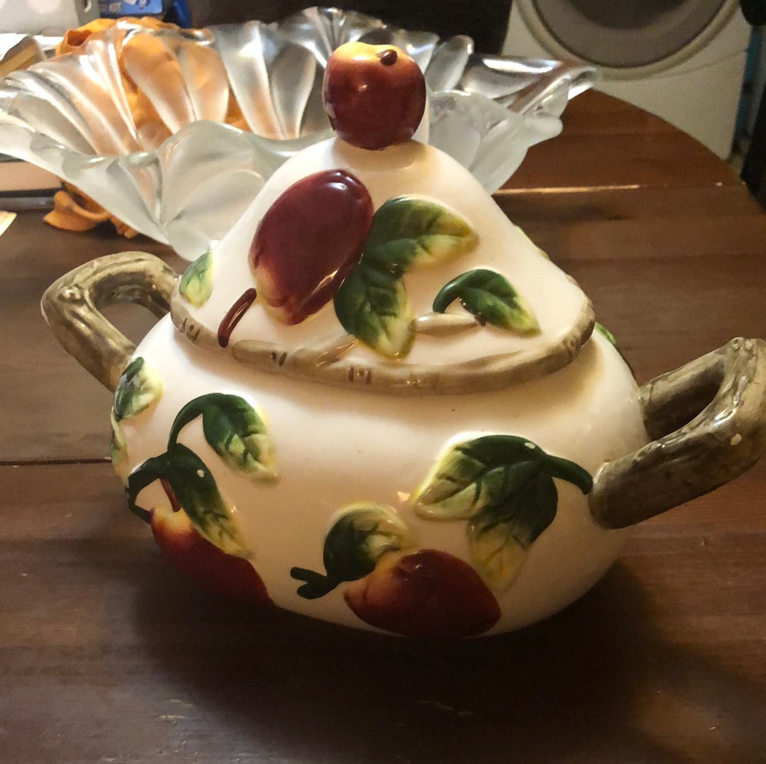 Franciscan Casserole Apple π Dish with Handles