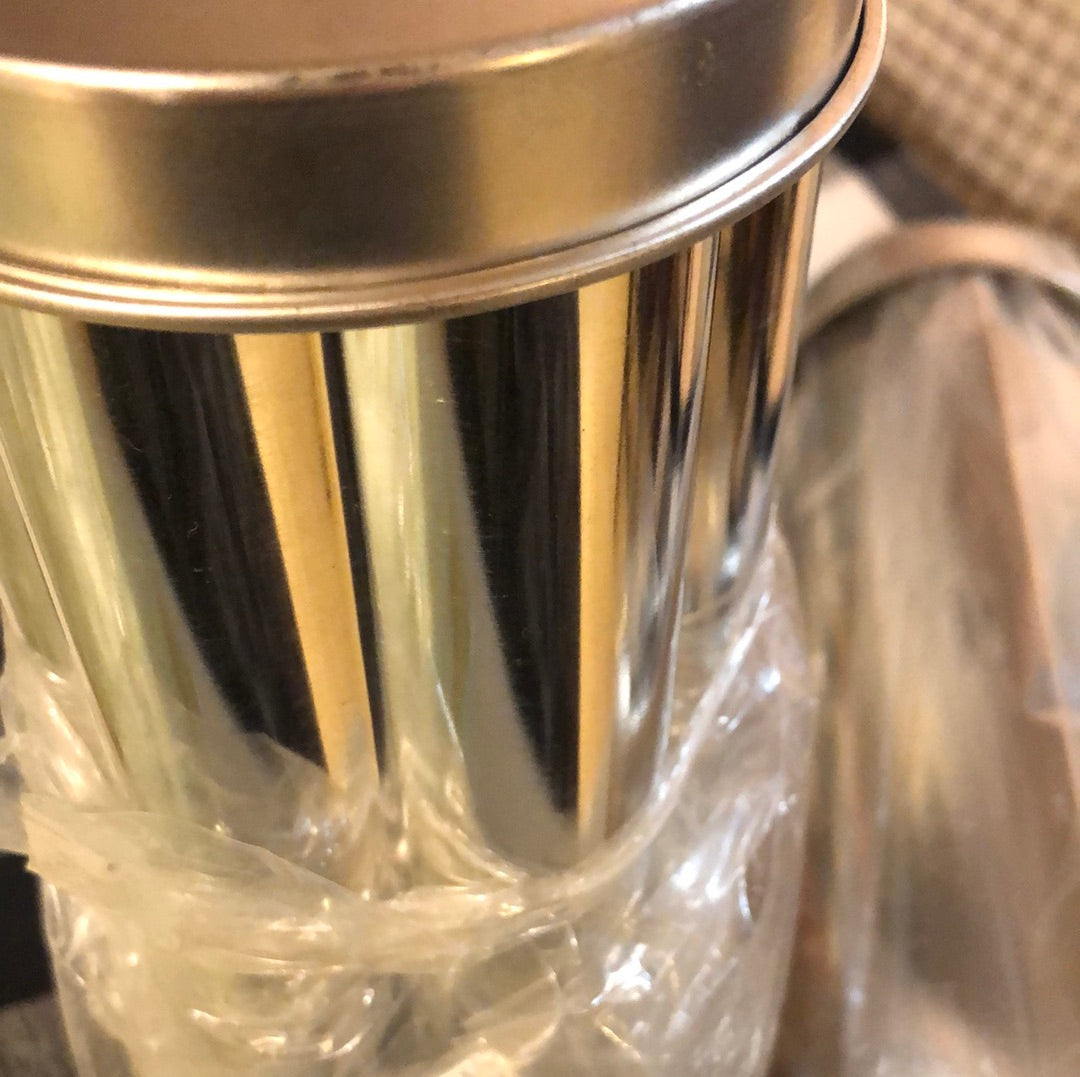 Pampered Chef Bread and cookie tin