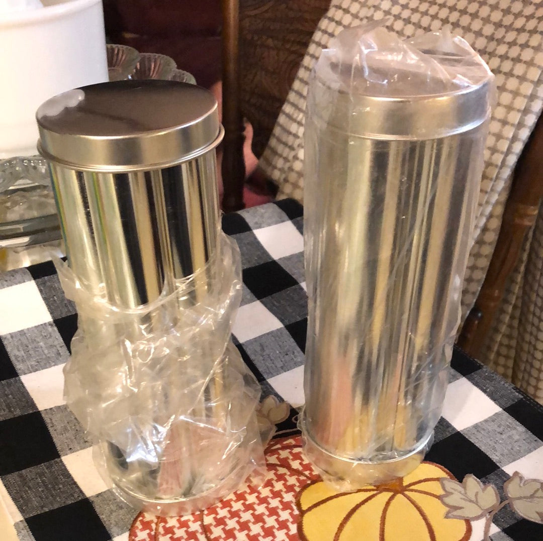 Pampered Chef Bread and cookie tin