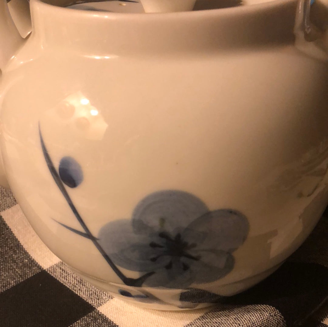 Flo Blue Teapot
