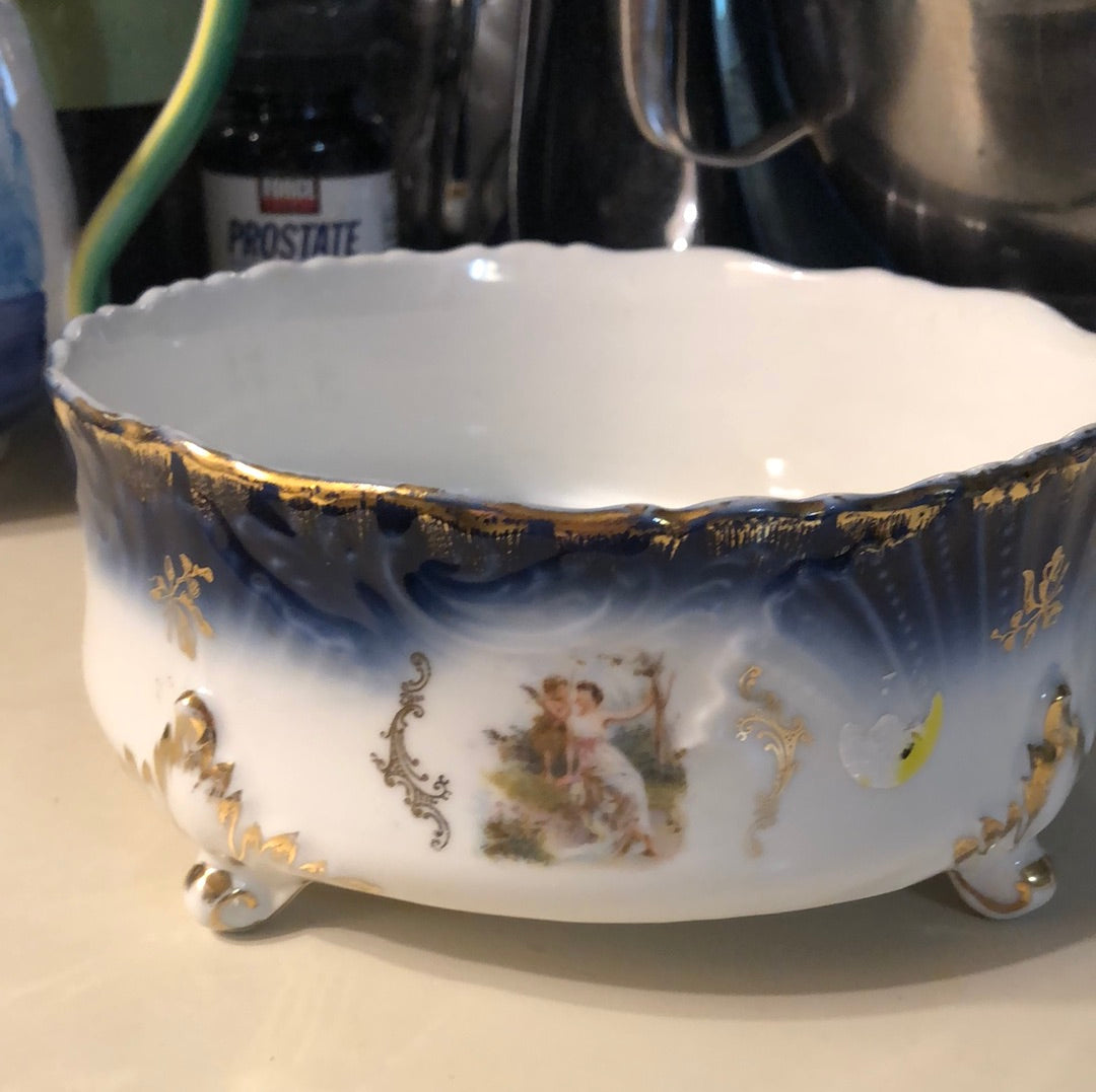 Footed Flo Blu Bowl
