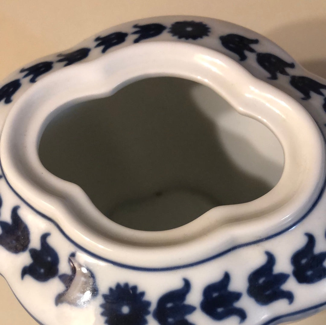 Bombay Chinese Teapot Blue White