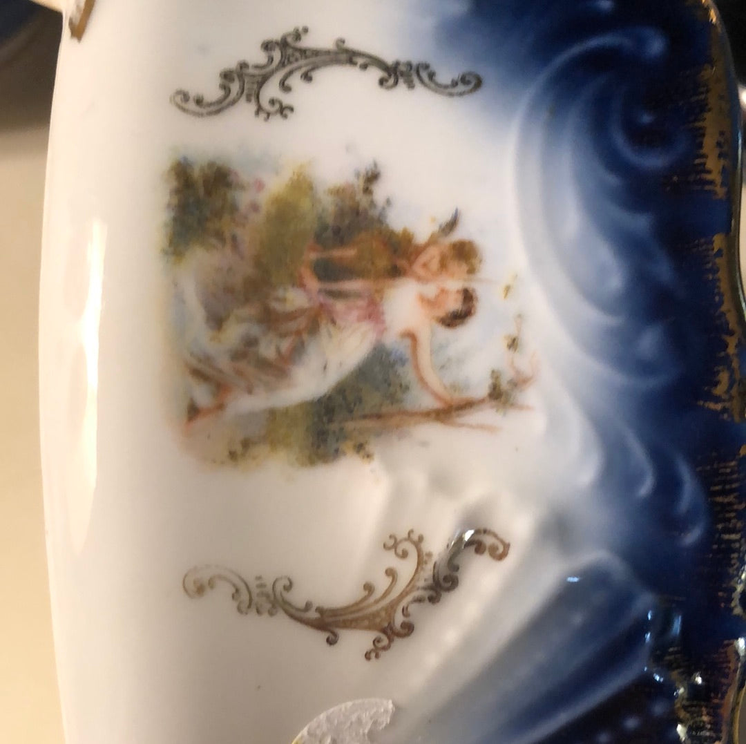 Footed Flo Blu Bowl