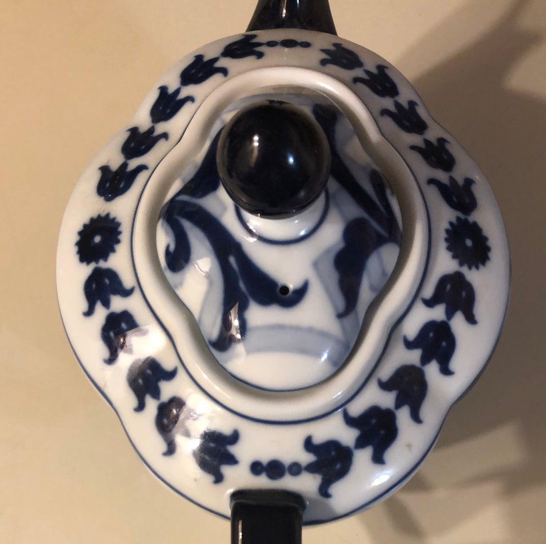 Bombay Chinese Teapot Blue White