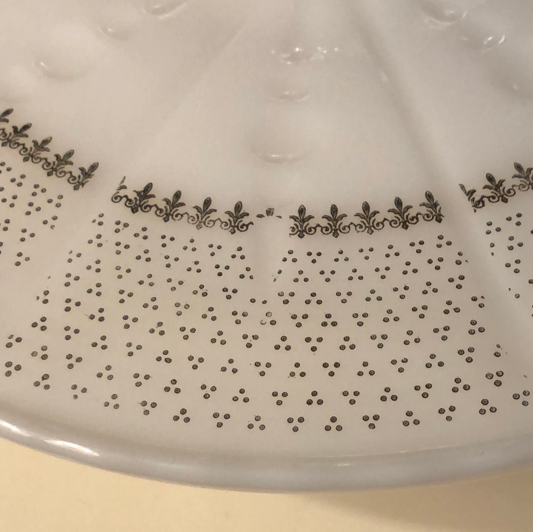 Milk Glass Raised Cake/Pie Plate
