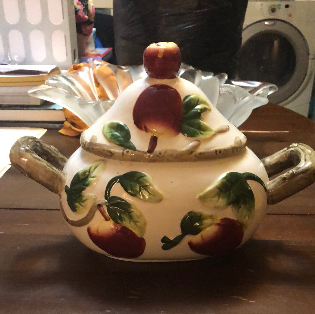 Franciscan Casserole Apple π Dish with Handles