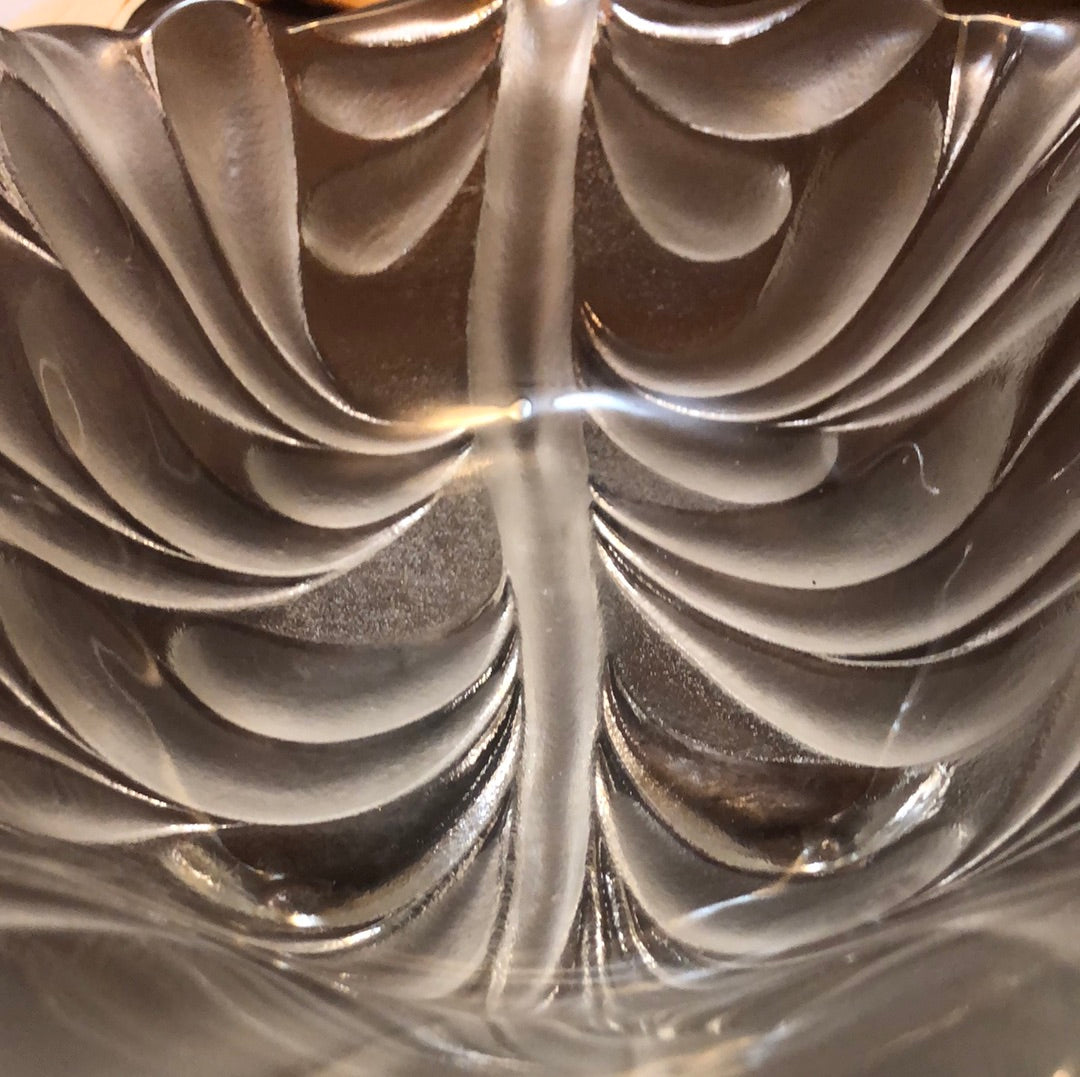 Mika’s a large Leaf shaped serving bowl!! Clear and frosted!