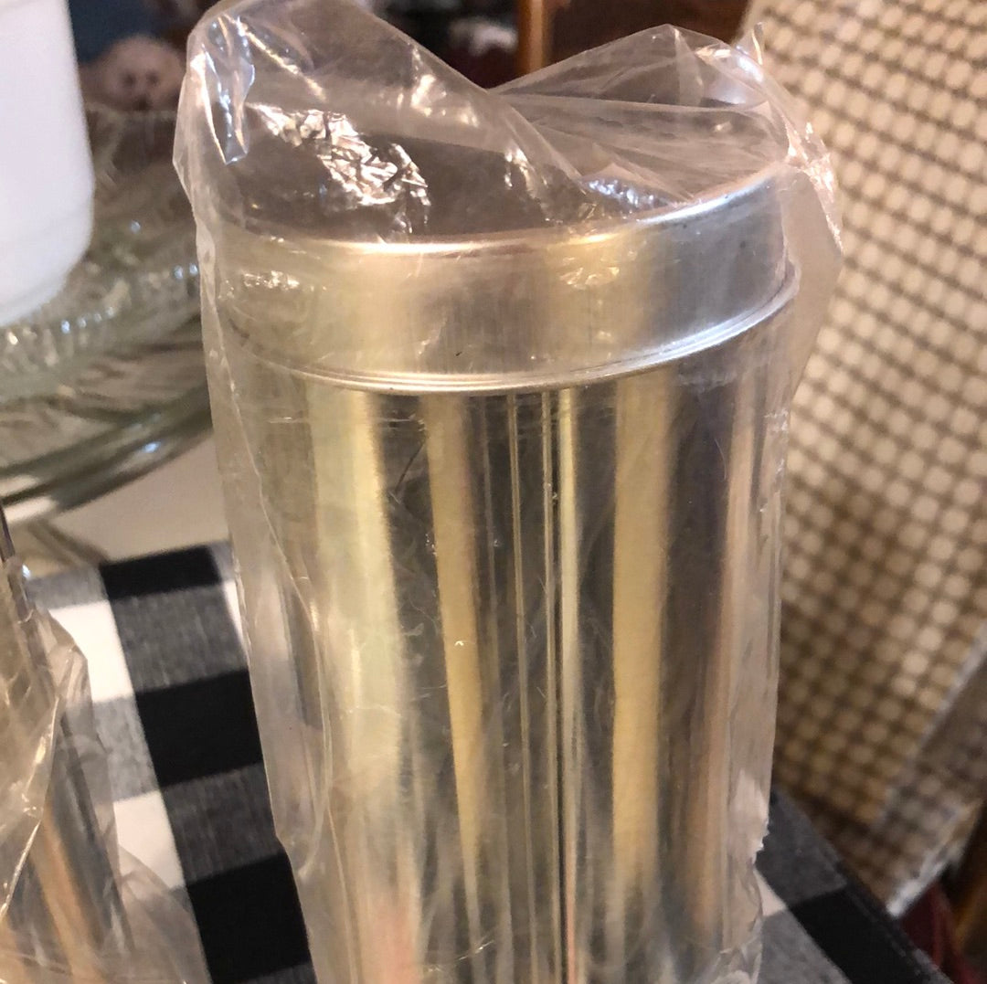 Pampered Chef Bread and cookie tin