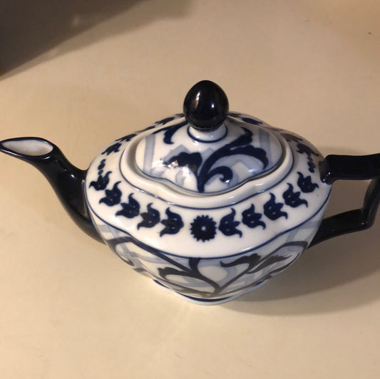 Bombay Chinese Teapot Blue White
